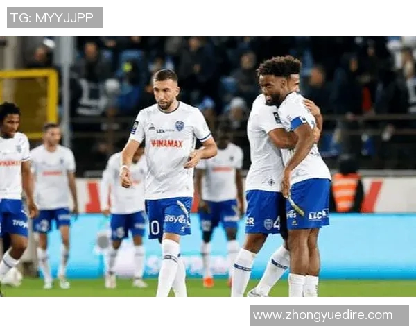 重庆篮球队中路突破战术解析与实战应用深度探讨 重庆篮球队中路突破战术解析与实战应用深度探讨